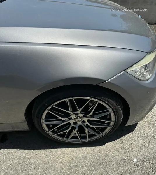 BMW 3 Series 2009