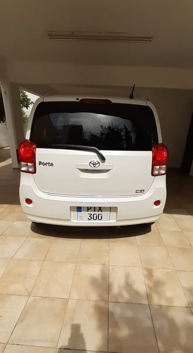 Toyota Porte 2017