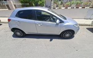 Mazda Demio 2010 – φωτογραφία 2