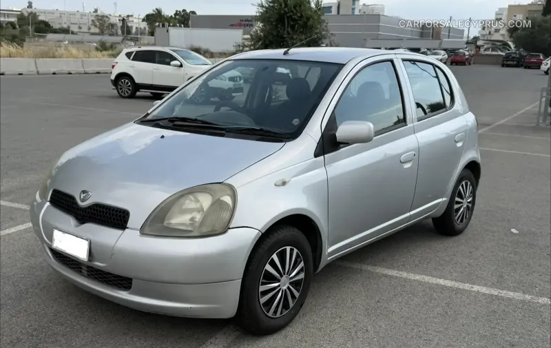 Toyota Vitz 2000