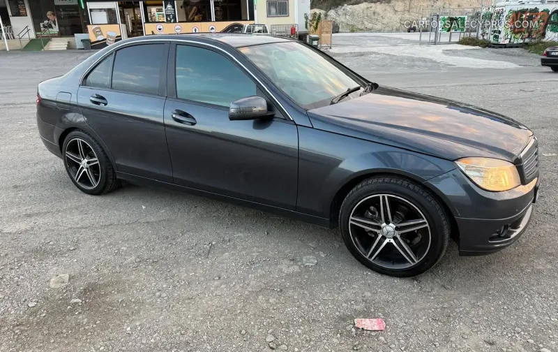 Mercedes-Benz C-Class 2009