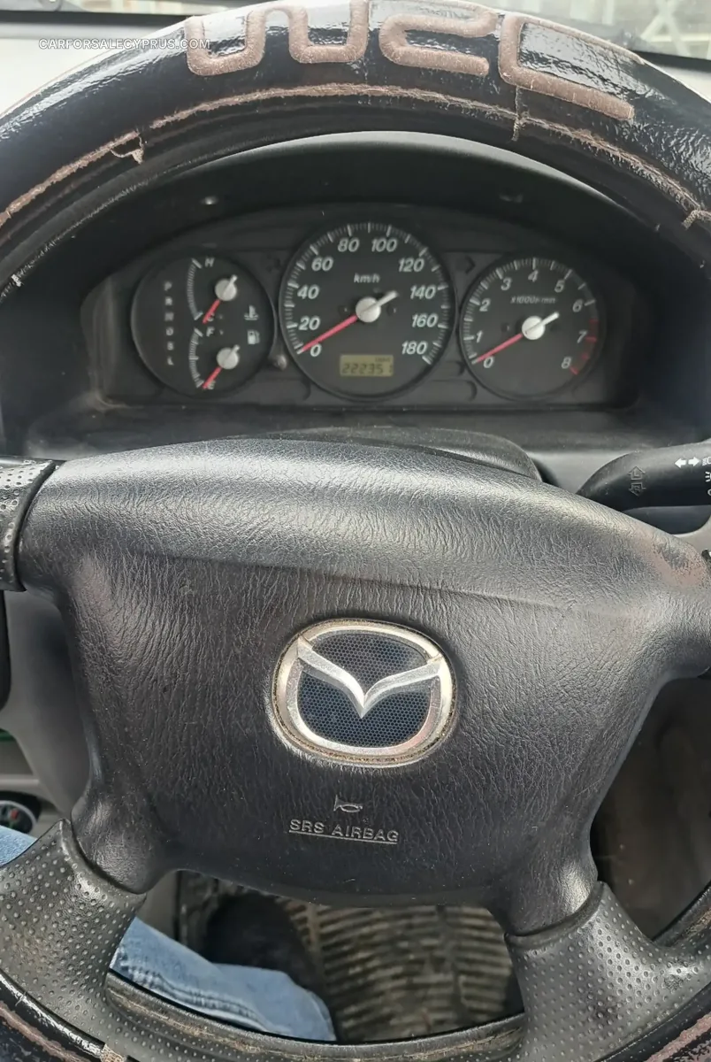 Mazda Demio 2002