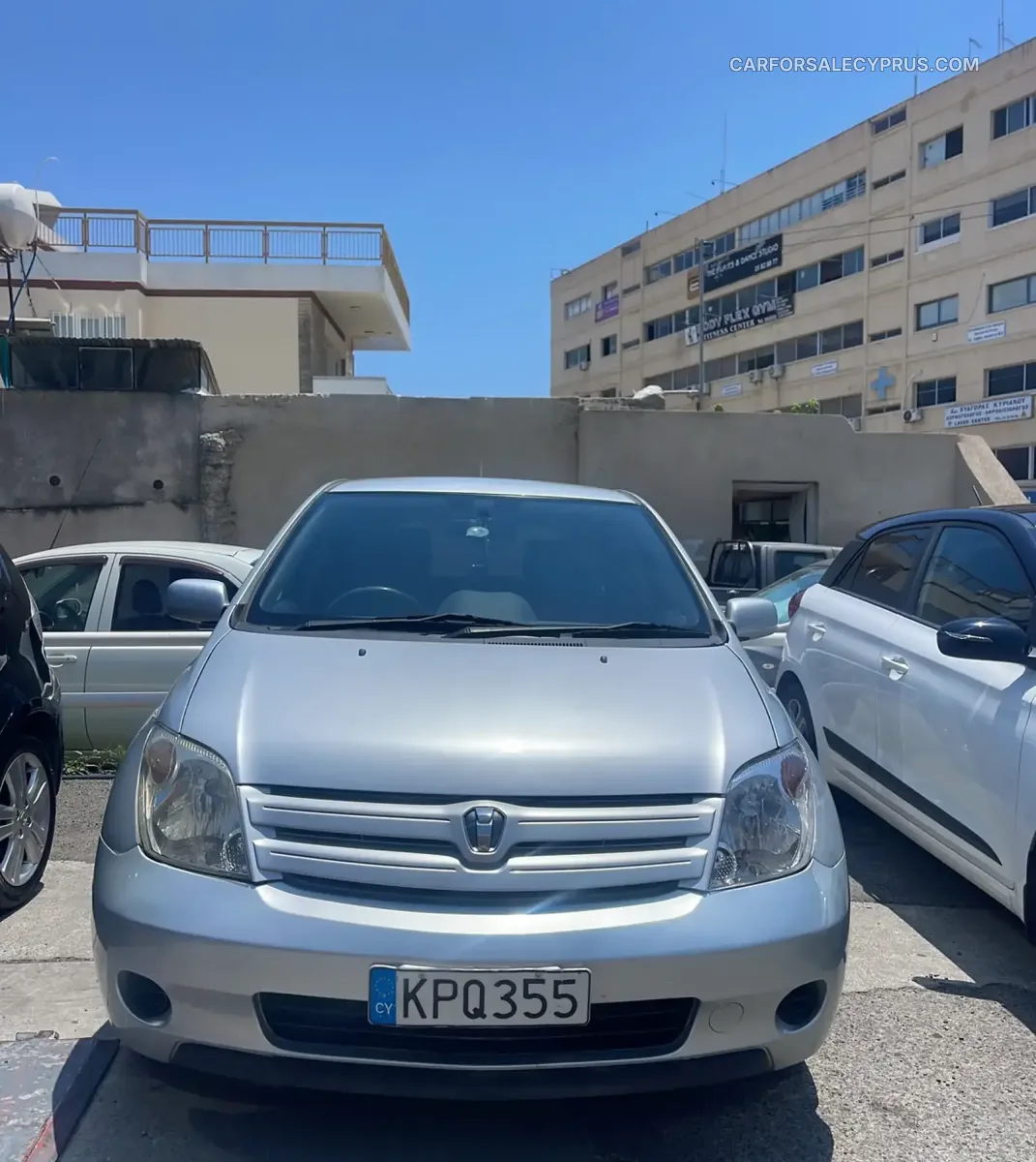 Toyota Ist 2003