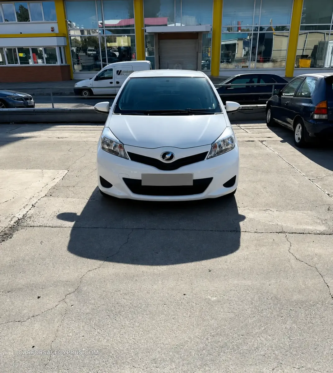 Toyota Vitz 2014