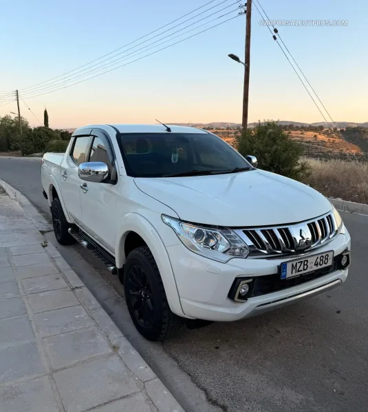 Mitsubishi L200 2016