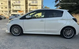 Toyota Vitz 2018 – φωτογραφία 3