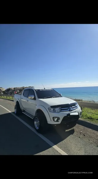 Mitsubishi L200 2014