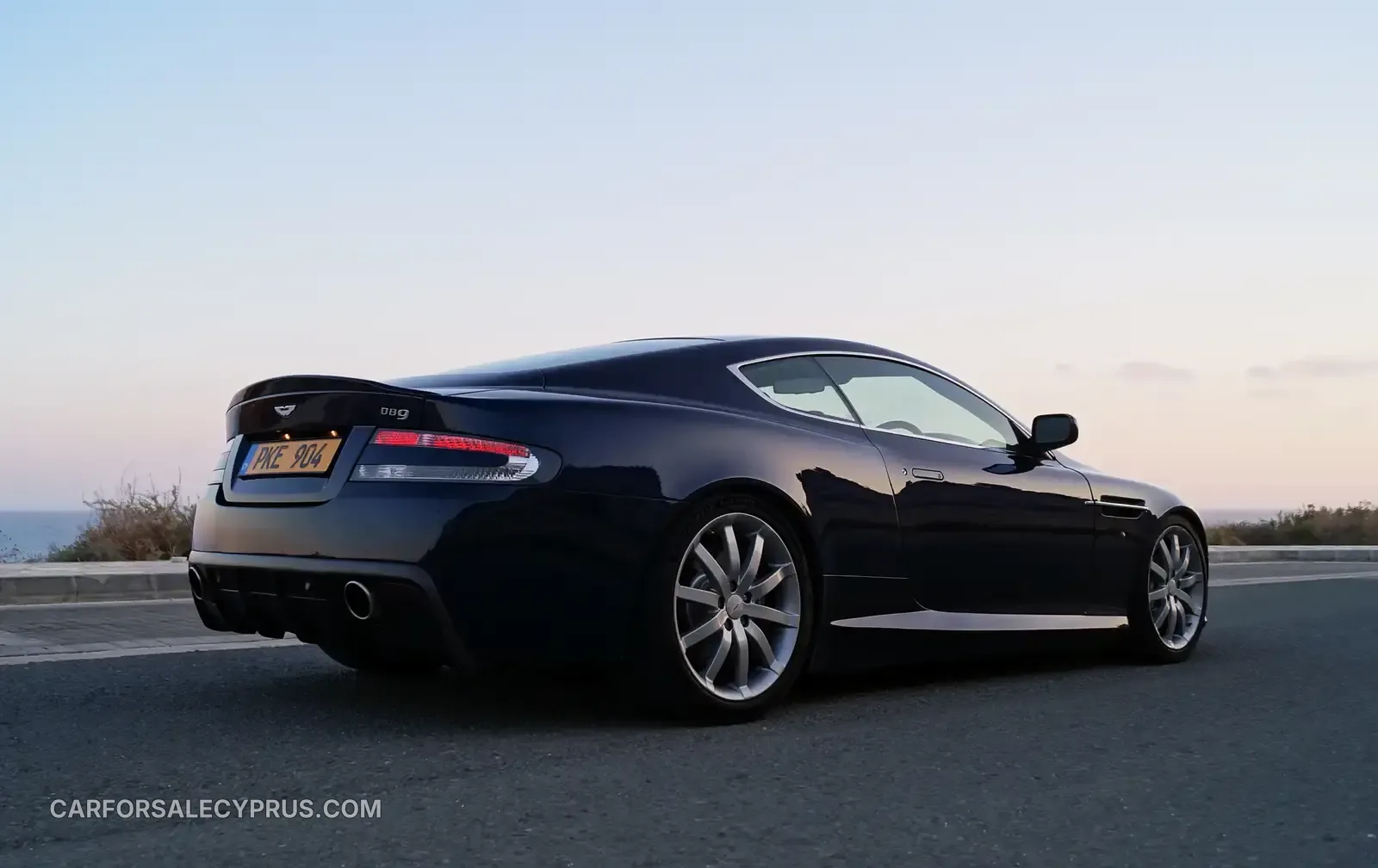 Aston Martin DB9 2004