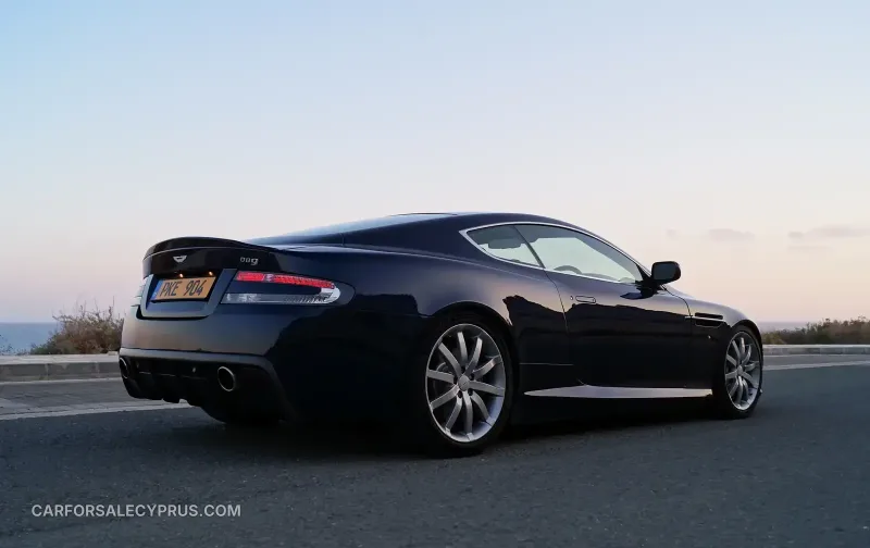 Aston Martin DB9 2004