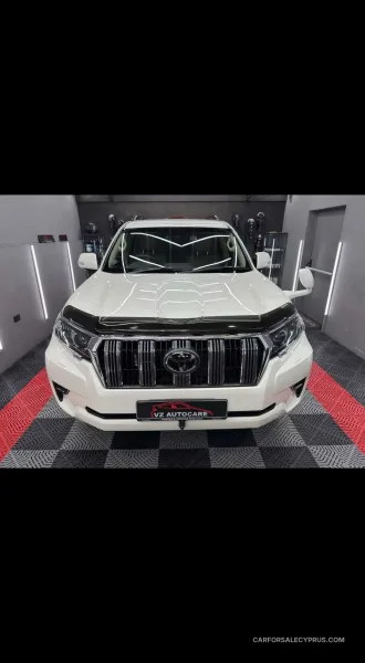 Toyota Land Cruiser Prado 2023