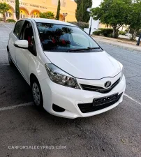 Toyota Vitz 2012 – φωτογραφία 3