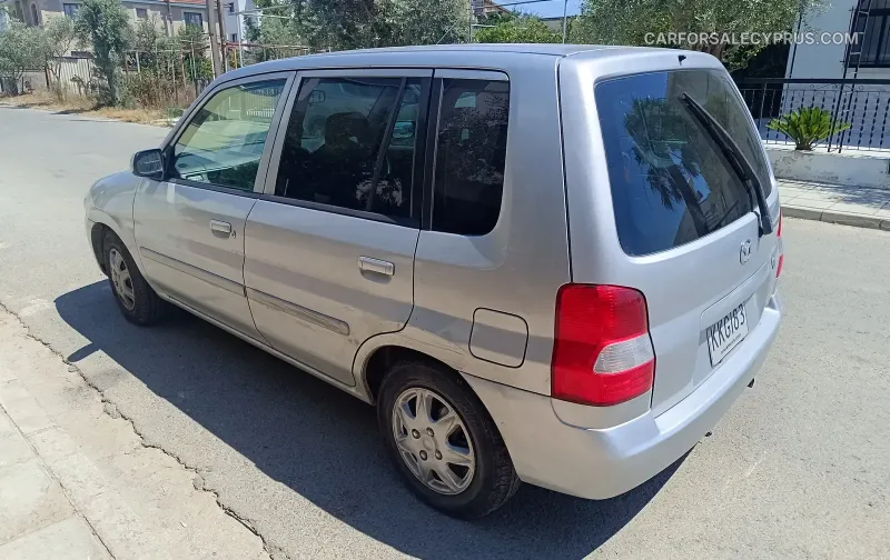 Mazda Demio 2001