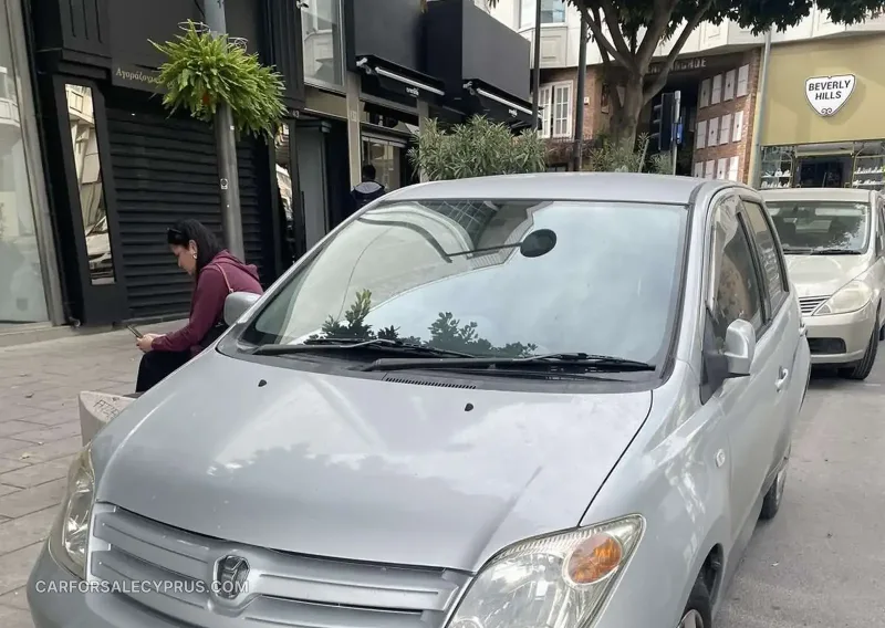 Toyota Ist 2004