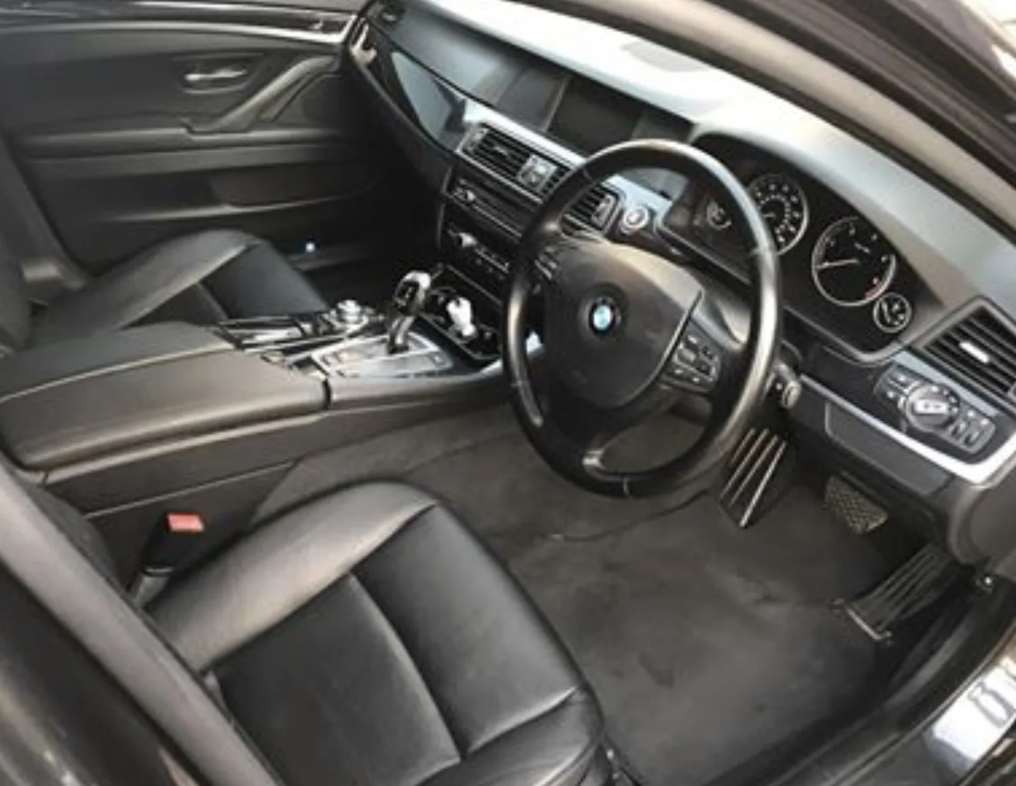 BMW Series 5 520D 2010