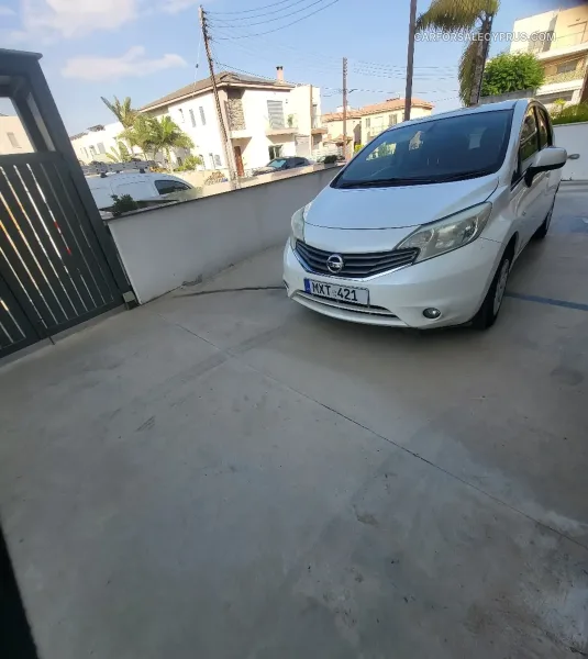 Nissan Note e-Power 2012