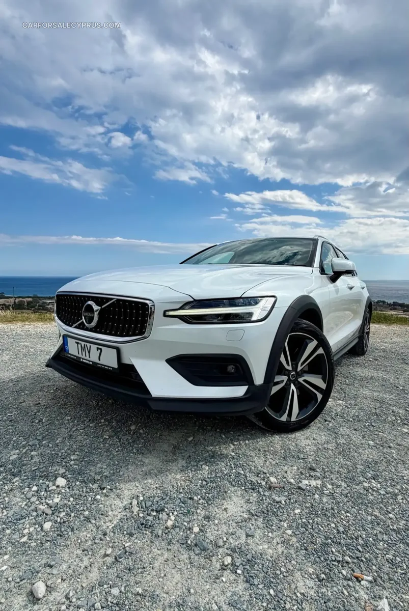 Volvo V60 2022