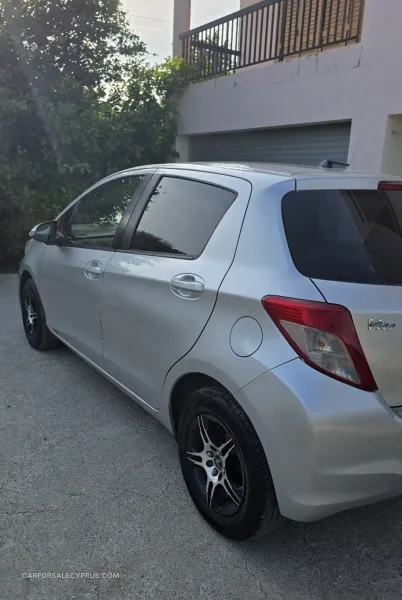 Toyota Vitz 2012