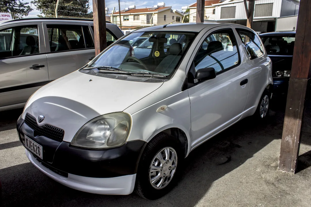 Toyota Yaris 2000