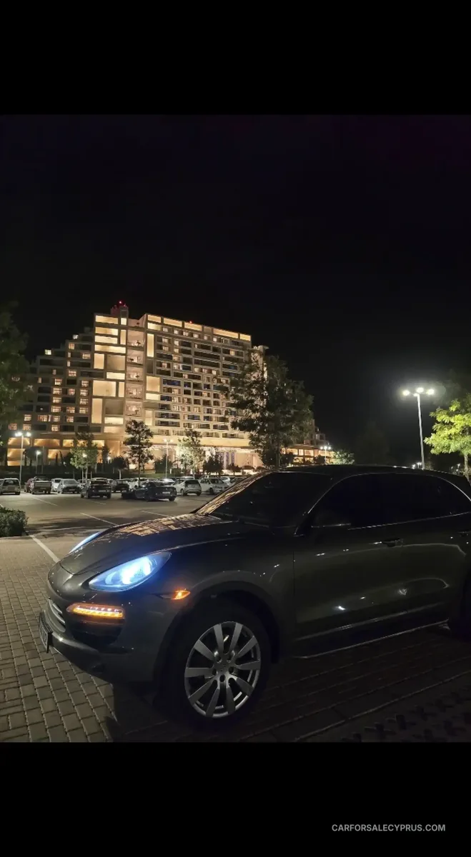 Porsche Cayenne 2012