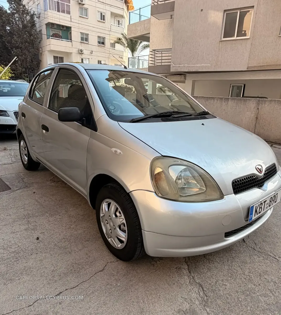 Toyota Vitz 1999