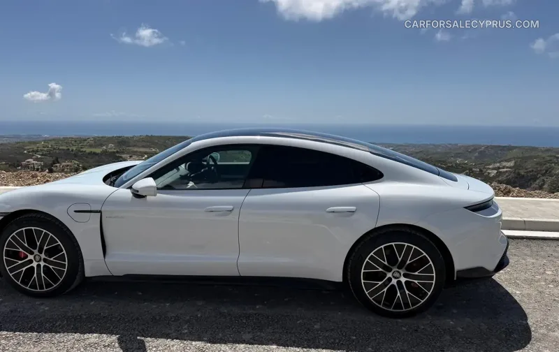 Porsche Taycan 2024