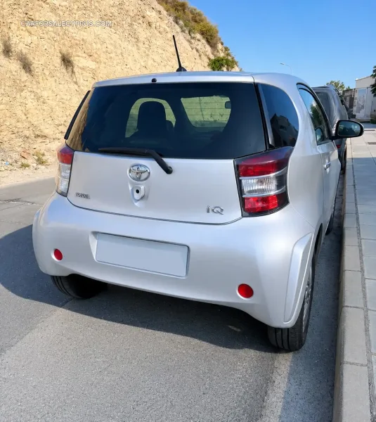 Toyota IQ 2009