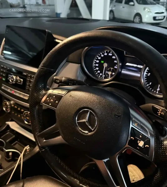 Mercedes-Benz ML-Class 2012