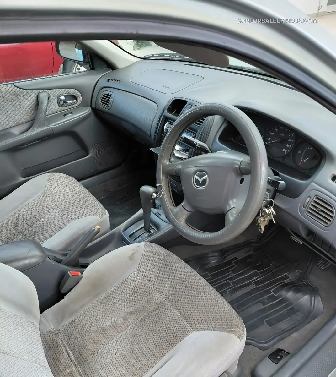 Mazda Familia 2000