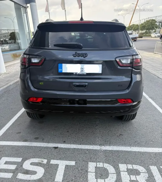 Jeep Compass 2025
