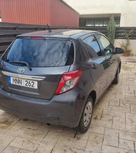 Toyota Vitz 2012