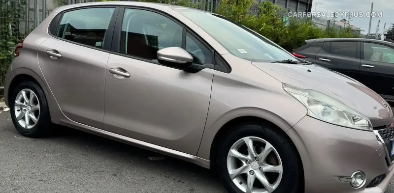 Peugeot 208 2013