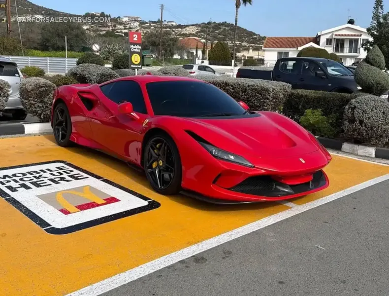 Ferrari F8 Tributo 2021