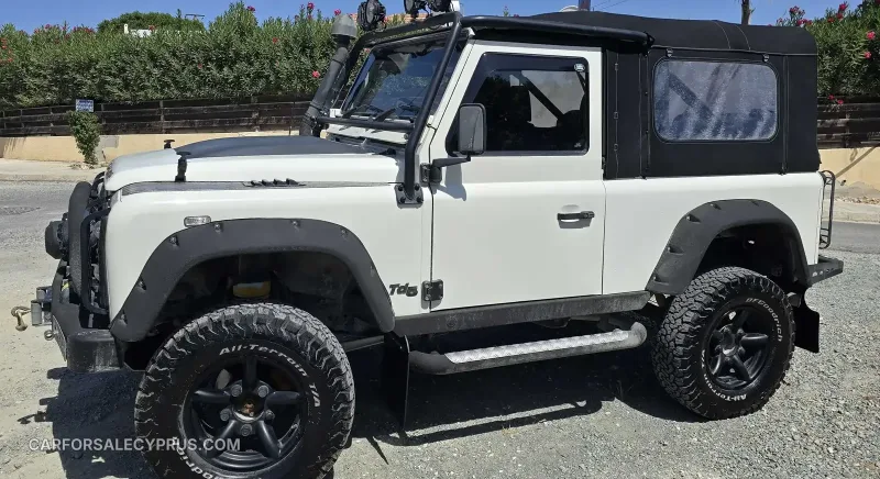 Land Rover Defender 2001
