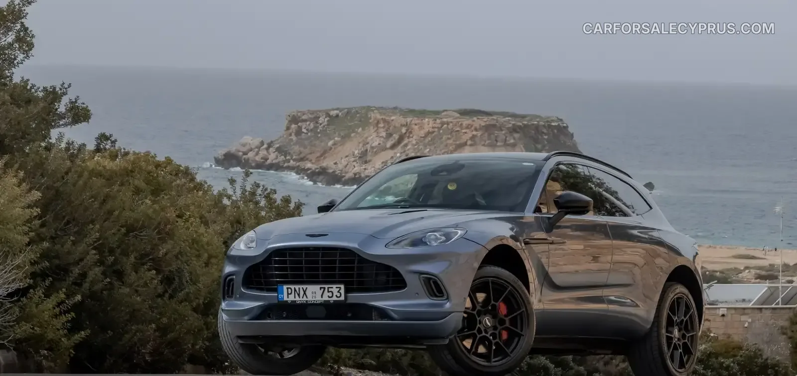 Aston Martin DBX 2020