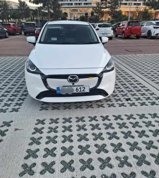 Mazda 2 2024