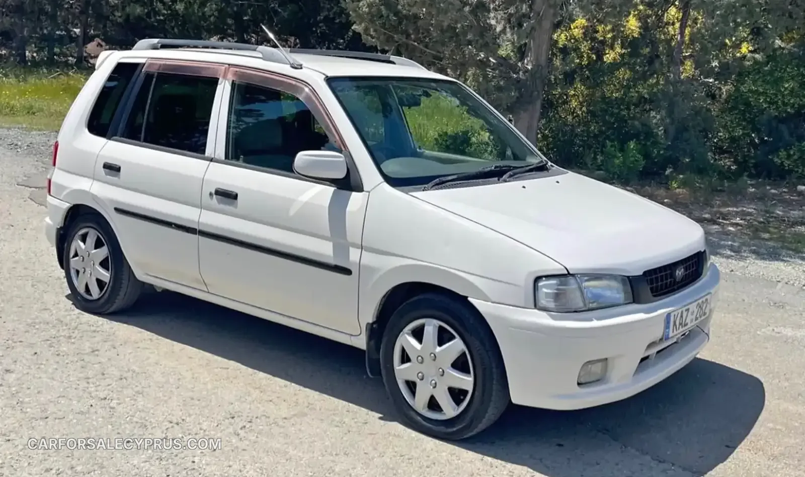 Mazda Demio 2001