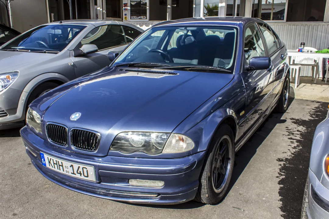 BMW Series 3 318I 2000